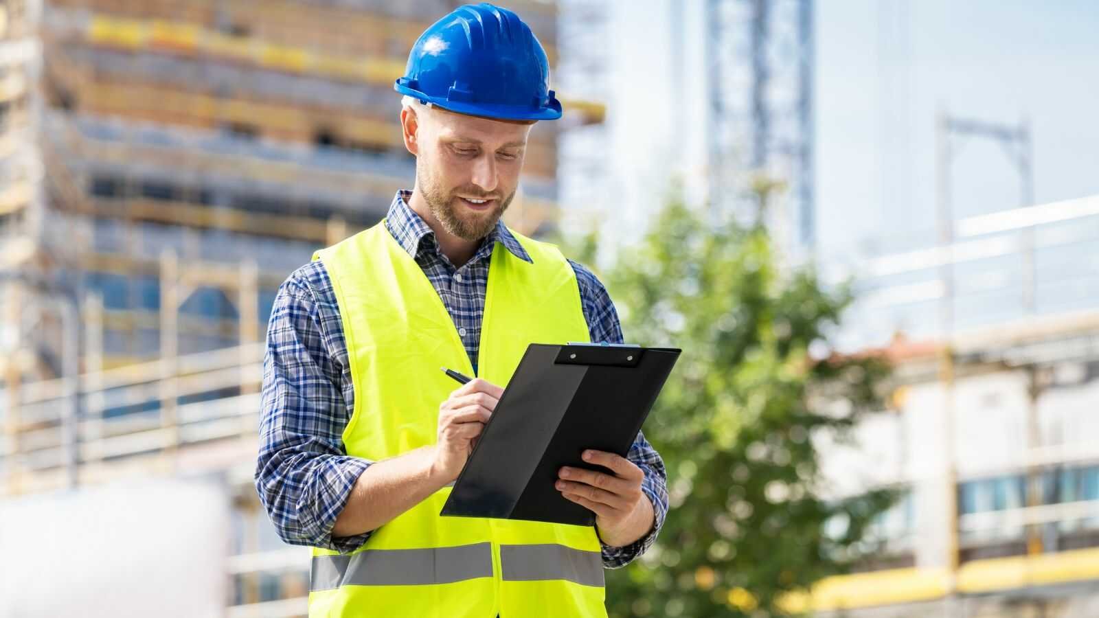 Hoofdaannemer en onderaannemer op werf, contractuele en juridische verhouding