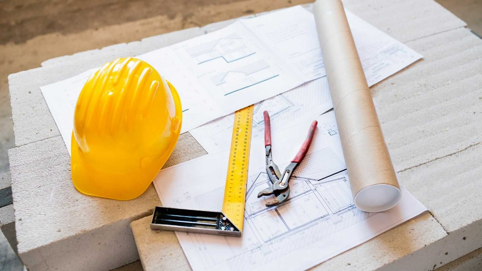 Welke verzekeringen zijn wettelijk verplicht in de bouw?